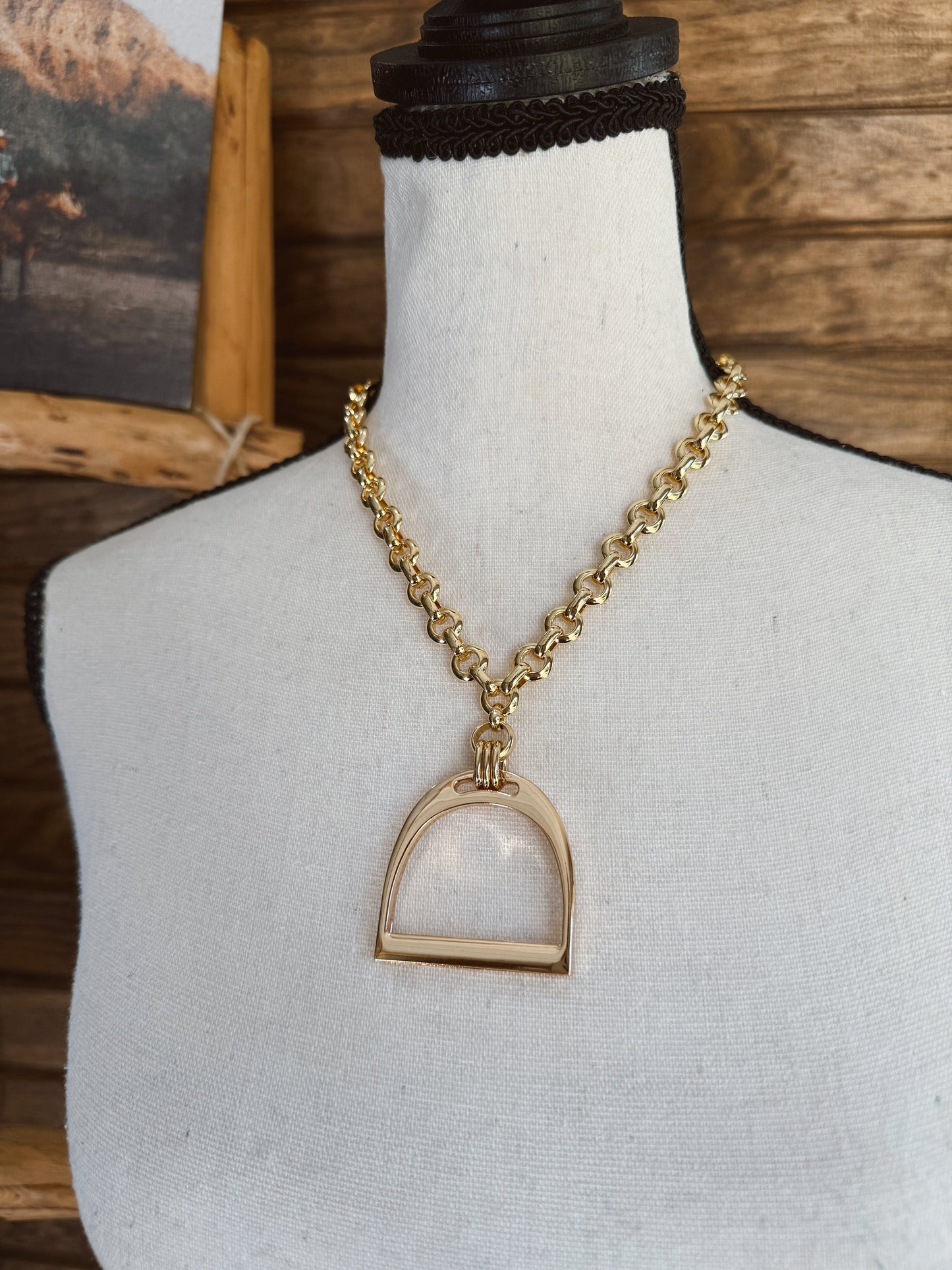 The Stirrup Necklace - Gold
