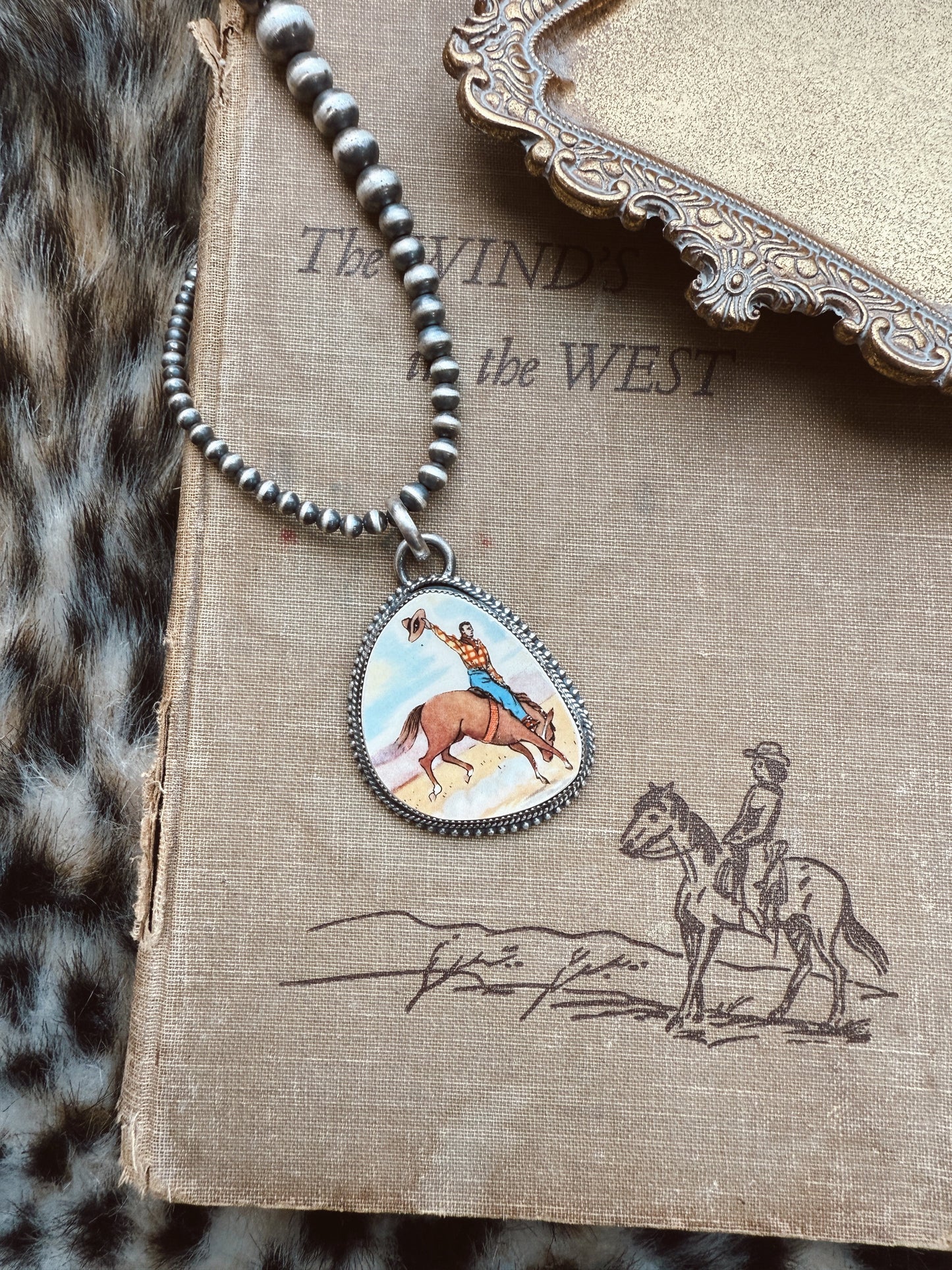 The Lenny Pendant