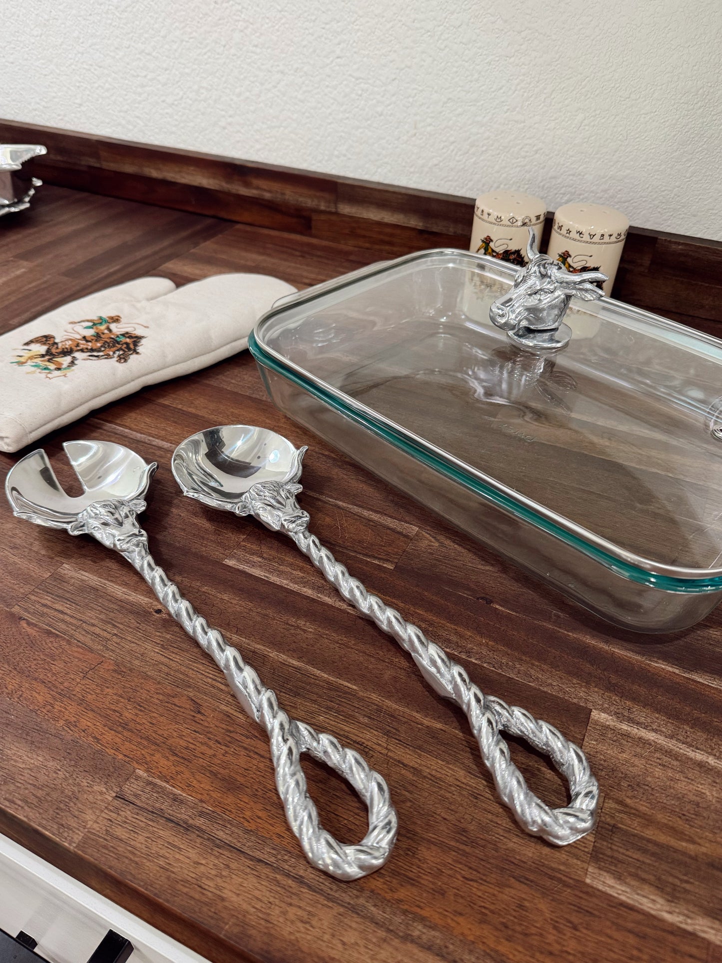 The Longhorn Serving Set