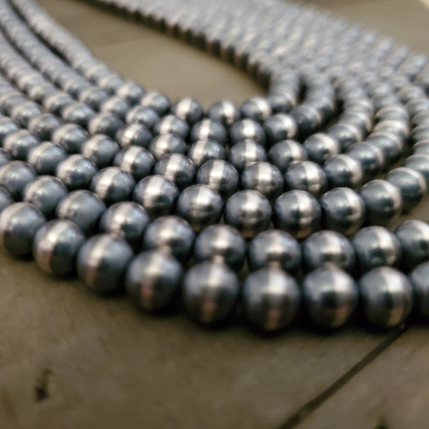 6 MM NAVAJO PEARLS