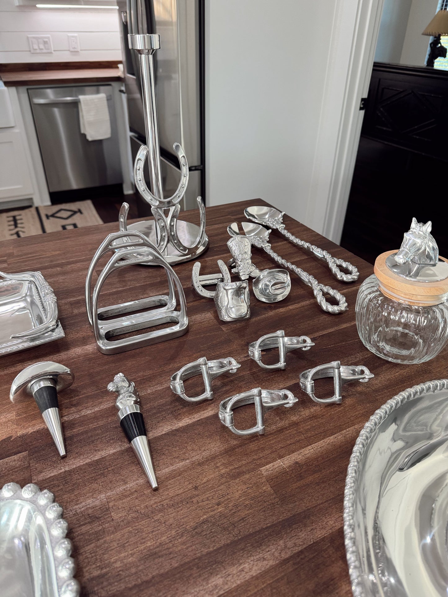 The Longhorn Serving Set