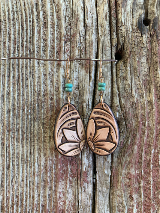 16589 Lt Natural Tooled Teardrop w/Turquoise Earring