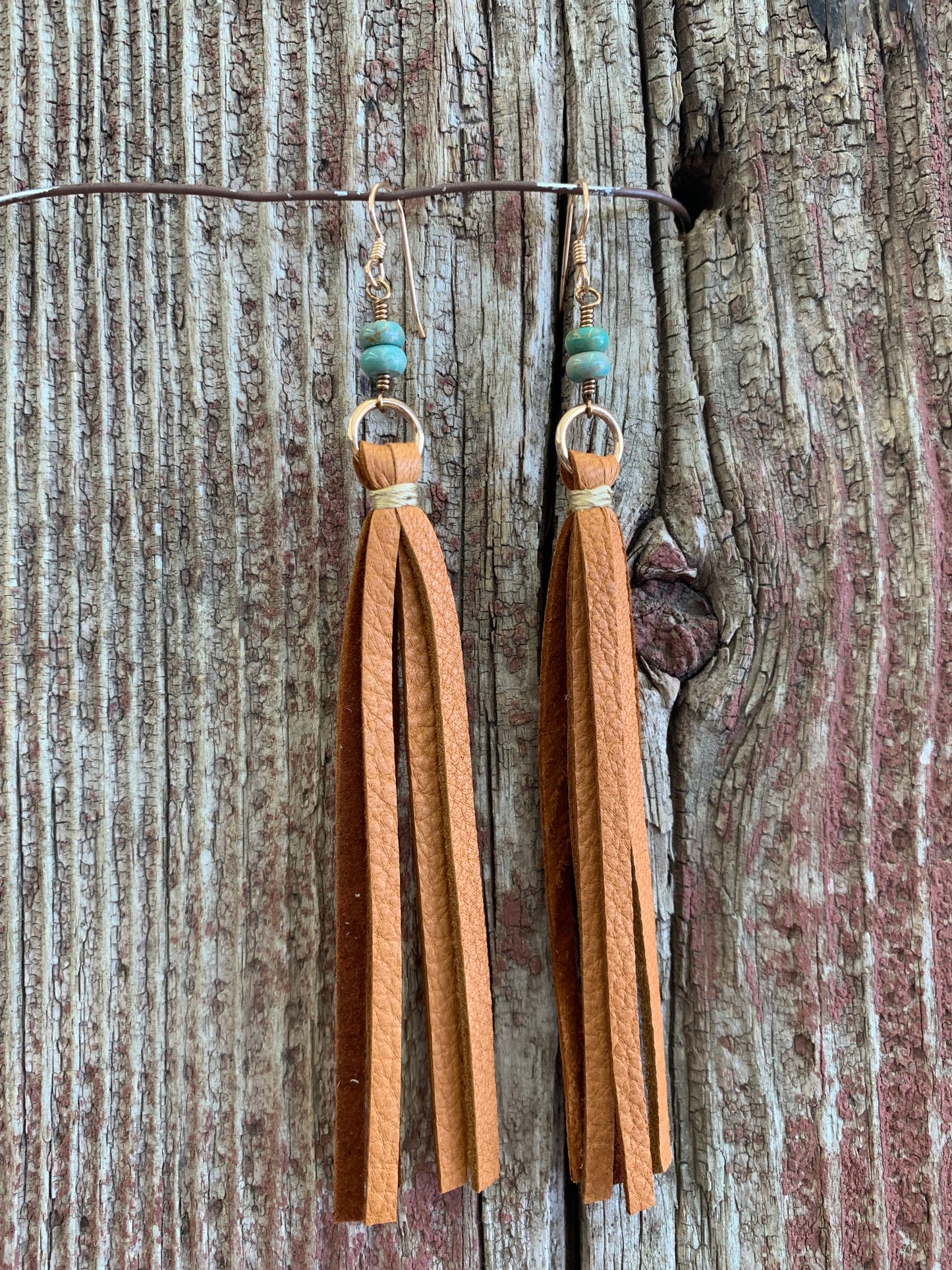 13881 Leather Tassel w/Stone Earring