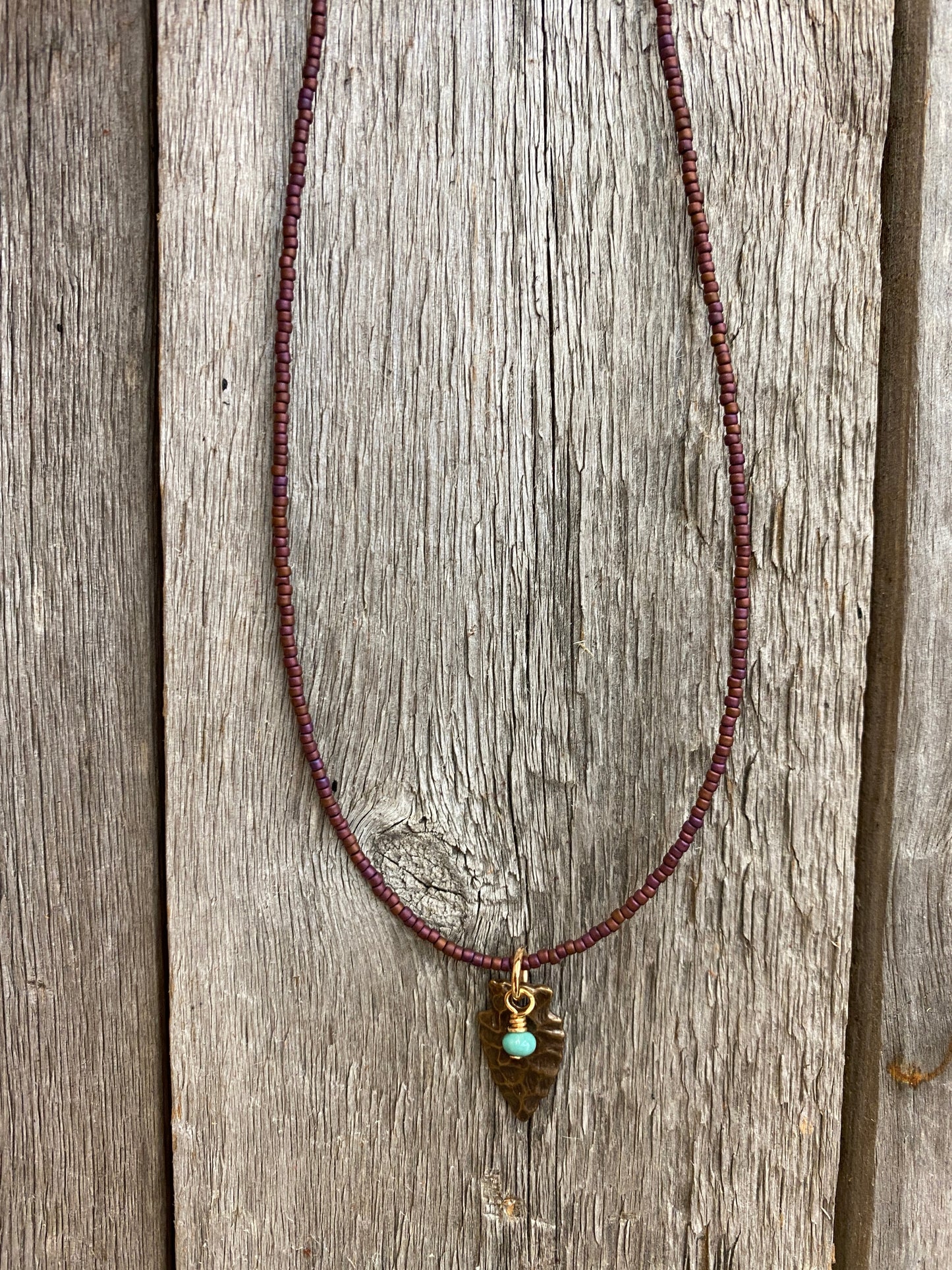 17082 Tiny Seed Beads w/Brz Arrowhead & Stone Drop