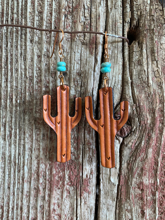 13982 Lthr Saguaro w/Turq Earrings