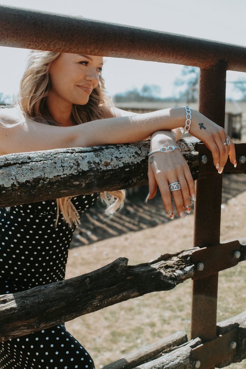 Cowgirl Luxe All-Around Horseshoe Ring