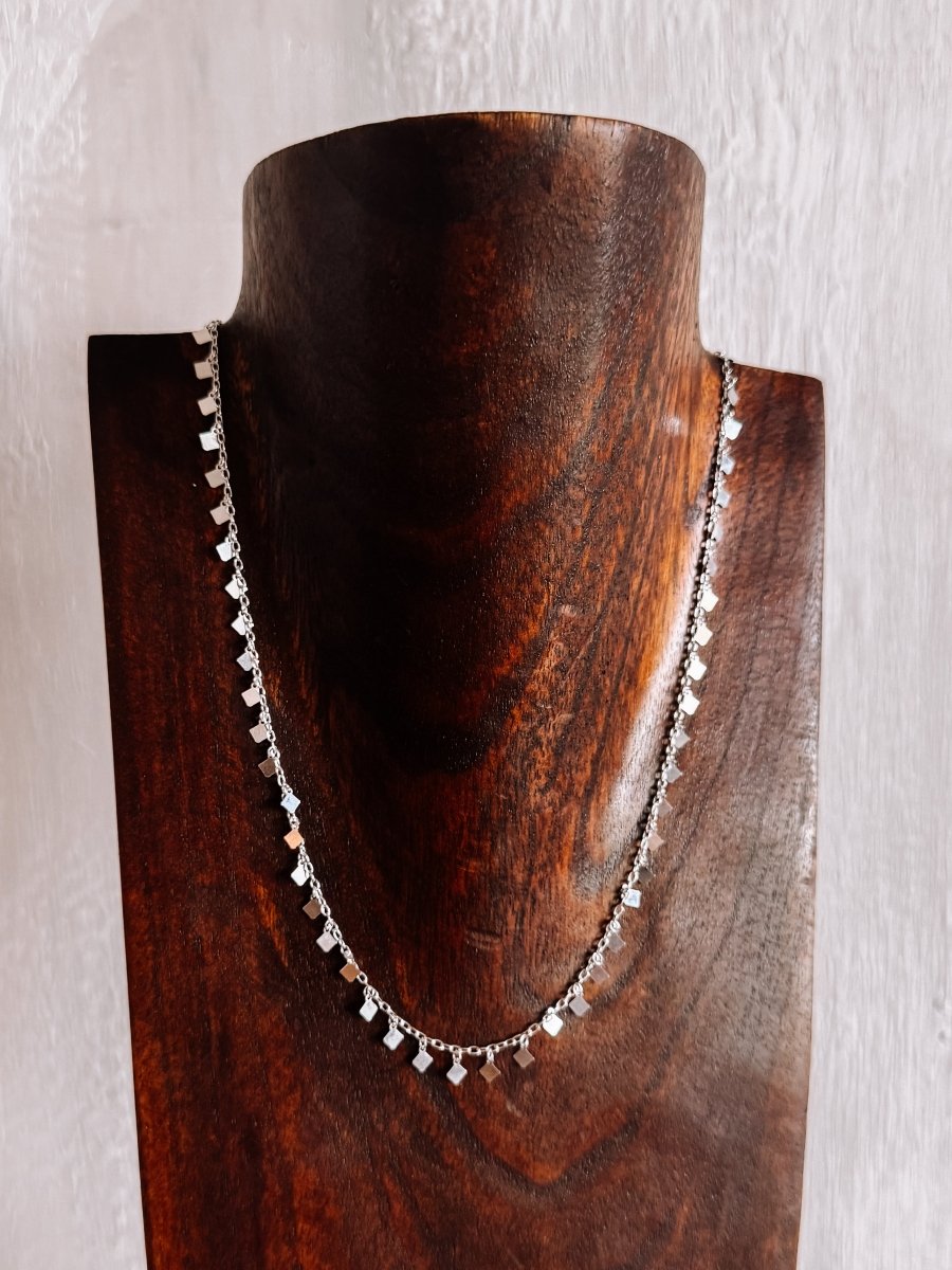 Diamond-Shaped Drops Necklace 18"