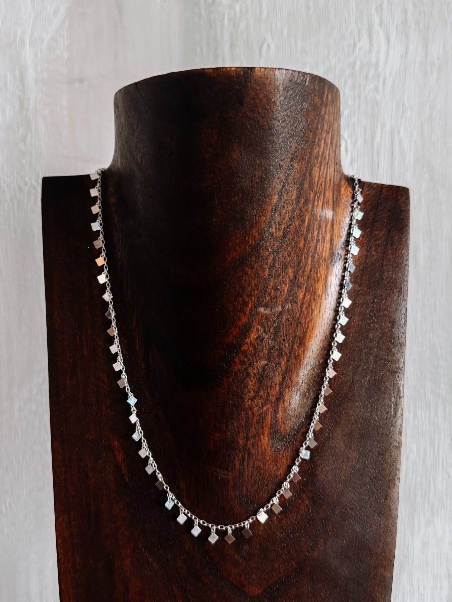 Diamond-Shaped Drops Necklace 18"