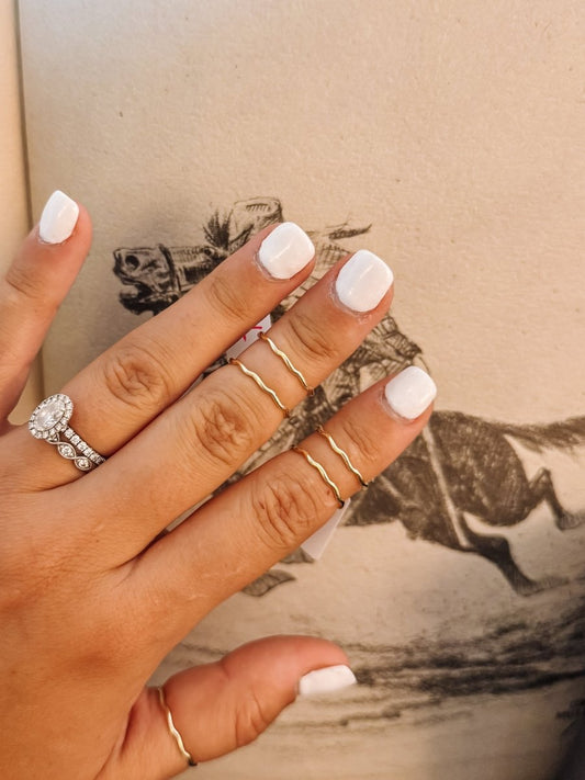 Evant Wavy Stacker Ring - Gold
