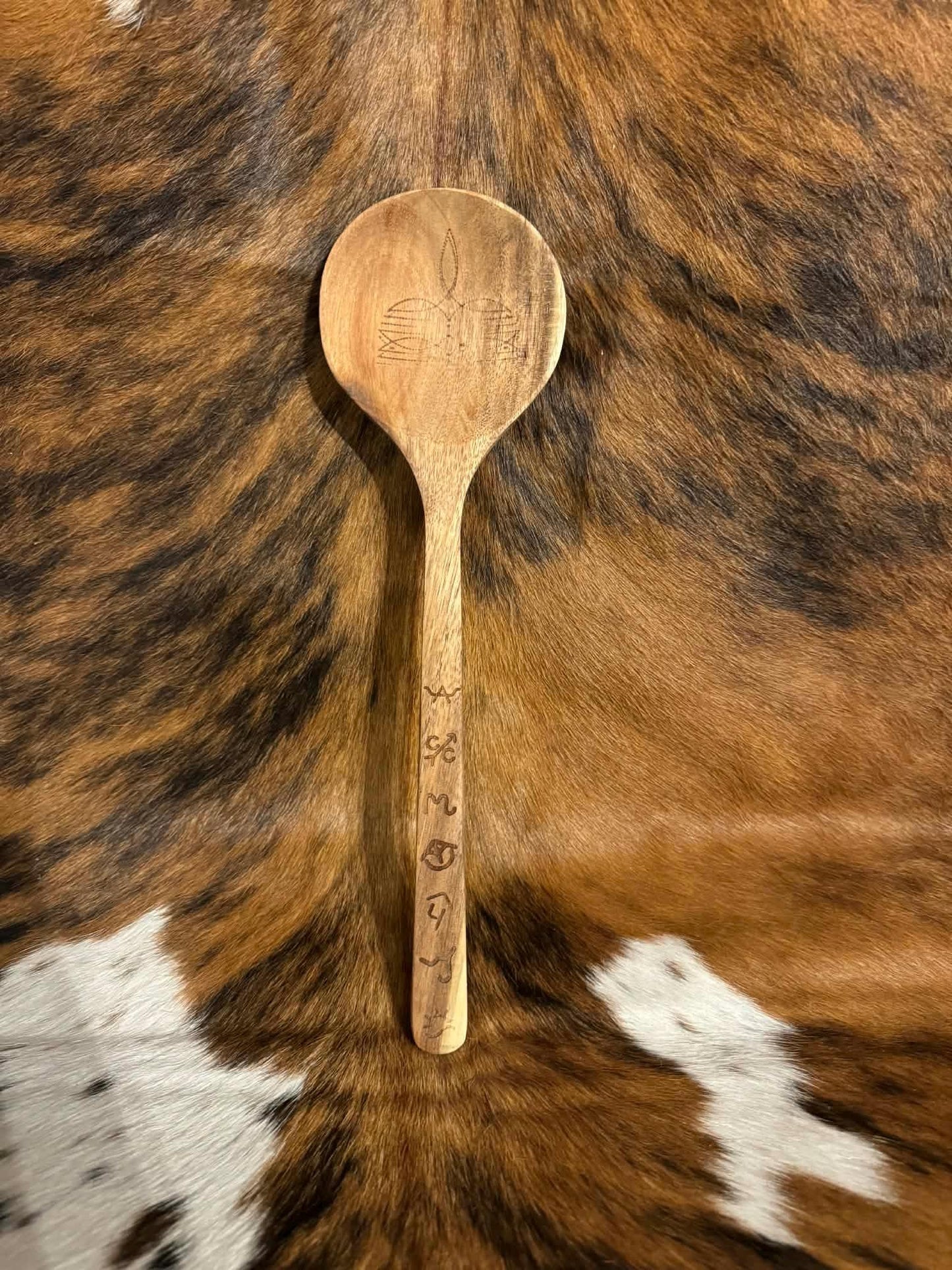 Engraved wooden utensils, agriculture, ranch home